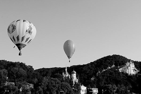 Современное и древнее, земное и Небесное...